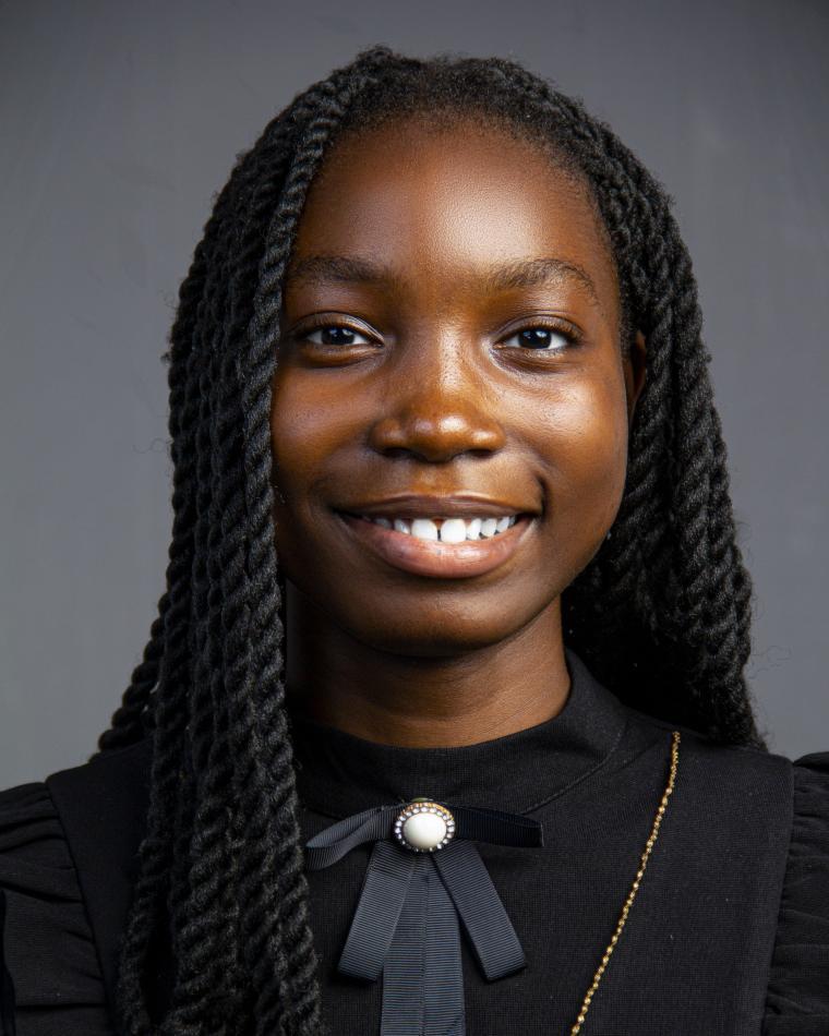 Deborah Fashida headshot