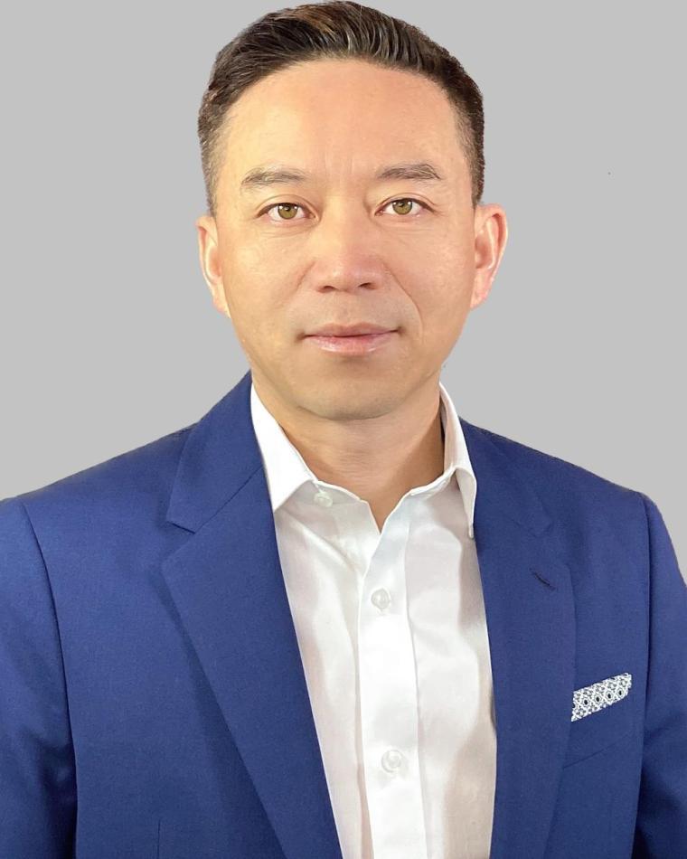 Wei Zhang headshot